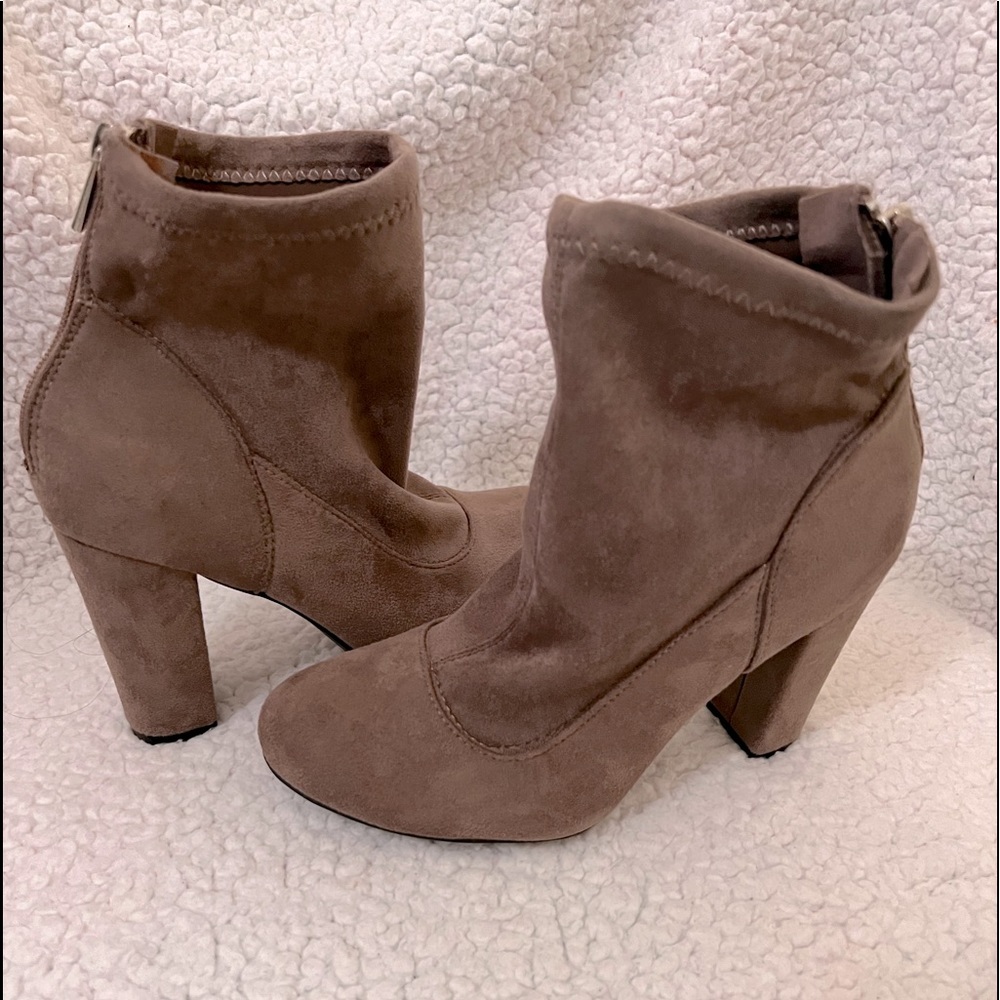 Rouge Ankle/ booties boots